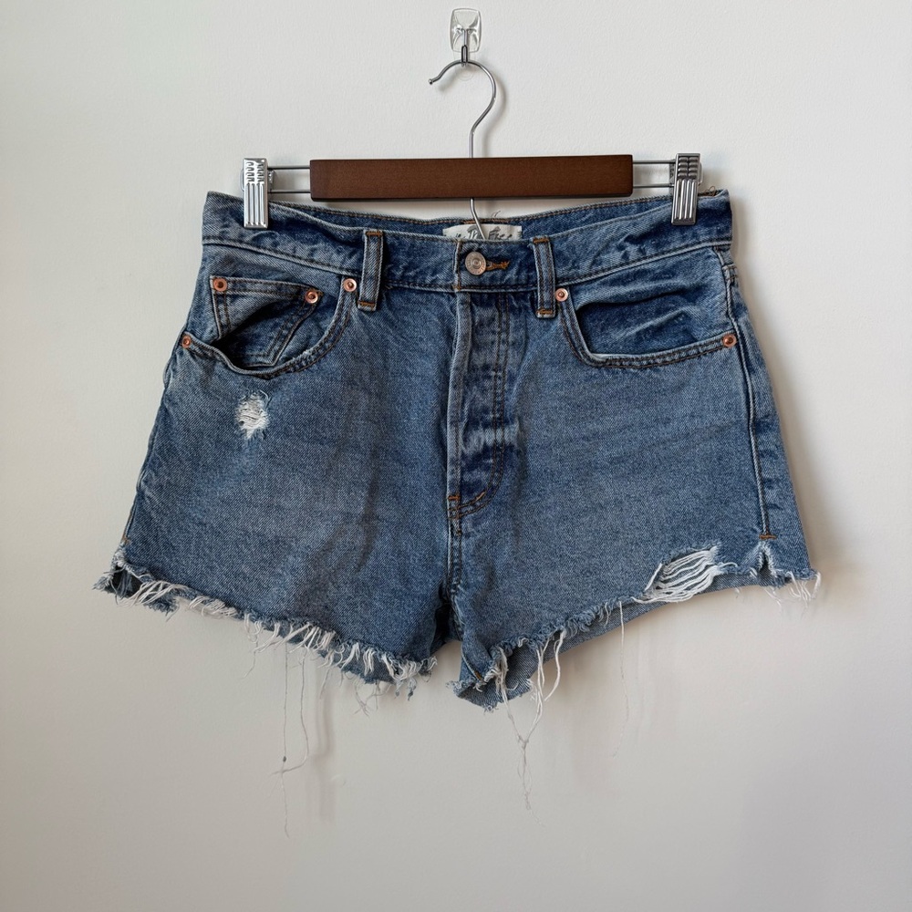 We The Free Jean Shorts Medium Wash Size 26